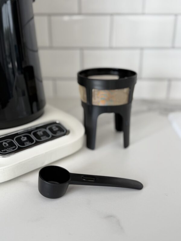 Théière Bouilloire et cafetière filtre Karaca Caysever Robotea Pro 4 en 1 automatique parlant
,  beige & Noir – Image 3