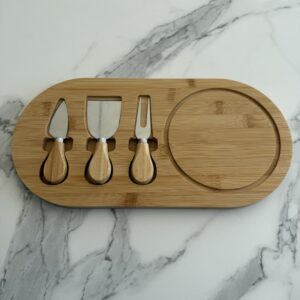 Plateau à fromage en bambou et ses couteaux , 4 pcs