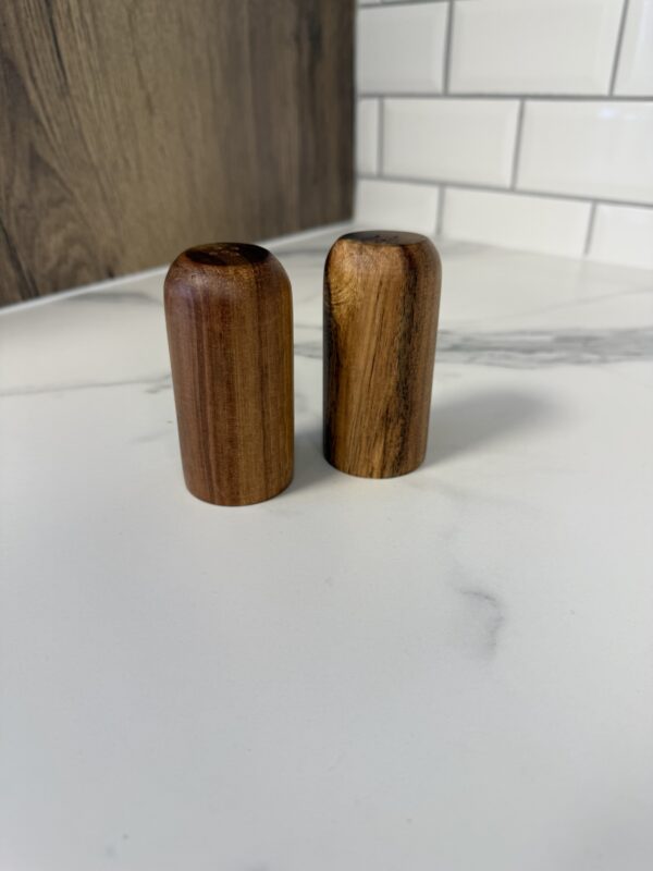 Salière & poivrier Sila en bois d’acacia, 2 pcs – Image 4