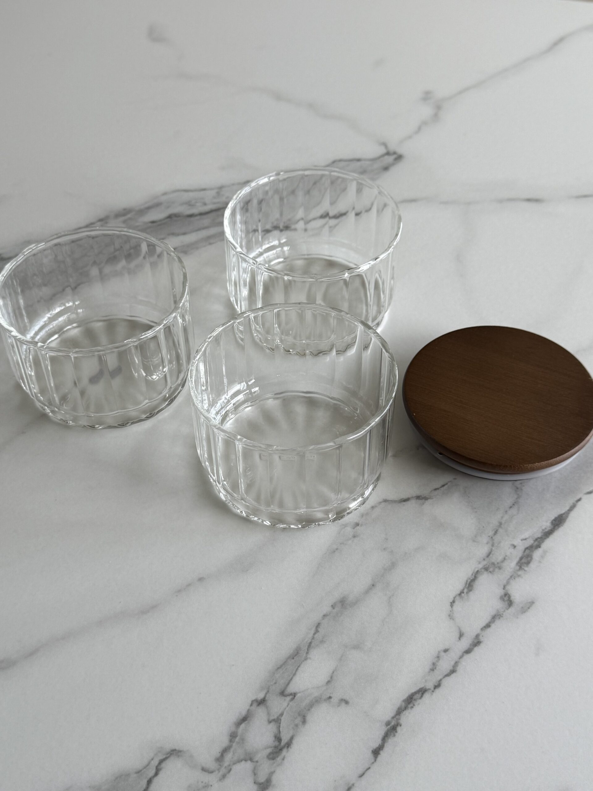 Set de 3 récipients empilables Ayfa, avec couvercle en bois d’acacia – Image 2