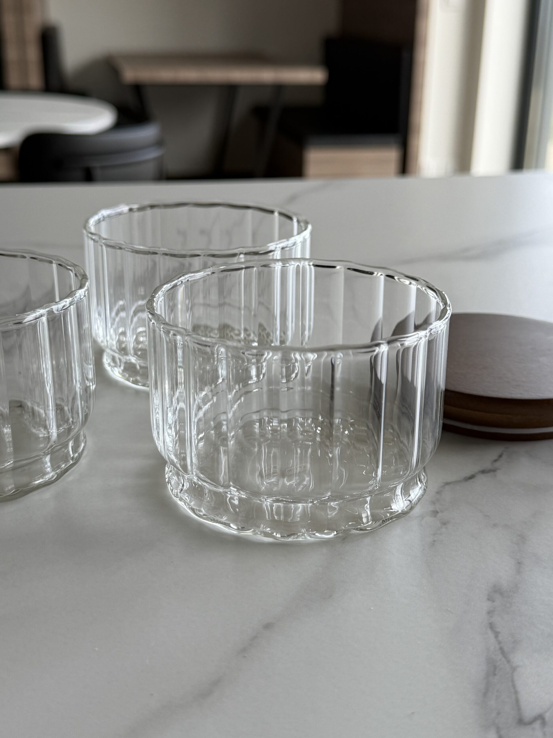 Set de 3 récipients empilables Ayfa, avec couvercle en bois d’acacia – Image 3