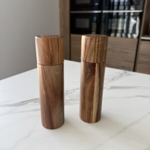 Moulins à sel et à poivre en bois d’acacia – Lot de 2 (20 cm)